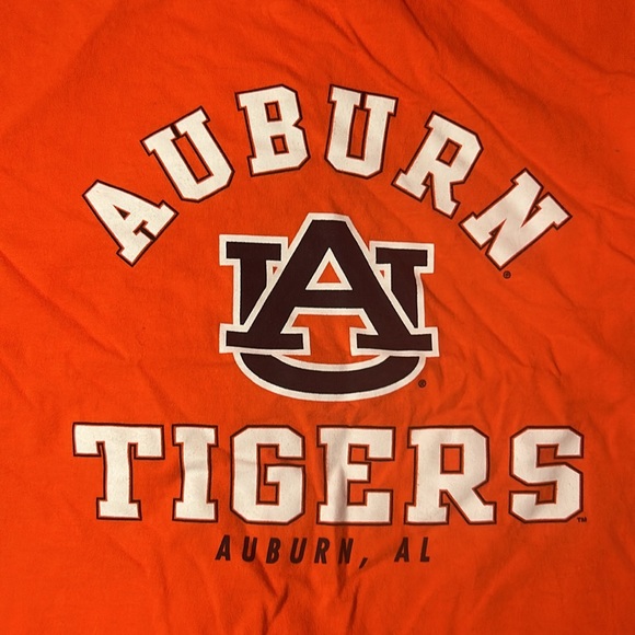Auburn Tigers Tshirt - Picture 2 of 4